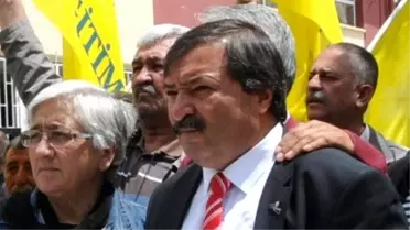 Çocuk Hakları Sözleşmesi Kitabını Öğrencilere Dağıtan Öğretmene Soruşturma