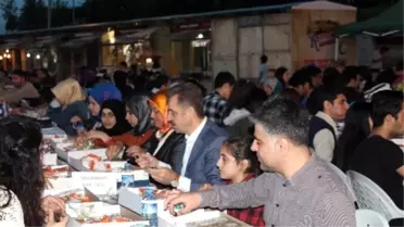 Lise Son Sınıf Öğrencileri Gaziosmanpaşa Belediyesinin İftarında Buluştu