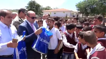 Öğrencilere Giyim Yardımı