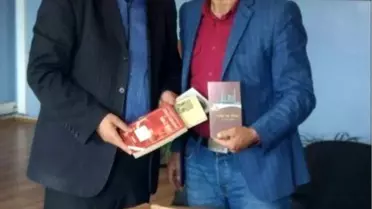 Yaşar Ekmekçi'den Okul Kütüphanesine Kitap Bağışı