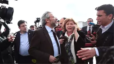Savcı, Can Dündar'a Adliye Önünde Saldırıya 11 Yıl Hapis İstedi