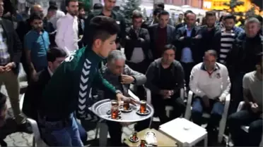 Hakkari Valisi Toprak Vatandaşlarla Bir Araya Geldi