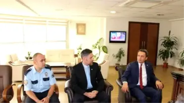 Atalay Filiz'i Yakalayan Polislere Teşekkür