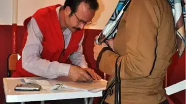 Kızılay 3 Bin Aileye Yardım Etti