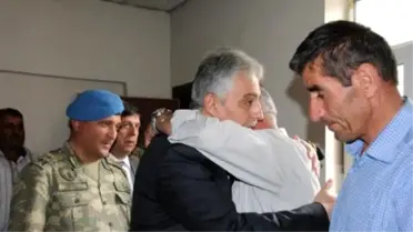 PKK'nın Katlettiği Kamyon Şoförünün Ailesini Vali Toprak Ziyaret Etti