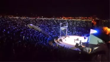 Kur'an-ı Kerim Gecesinde Akhisar Amfi Tiyatro Doldu Taştı