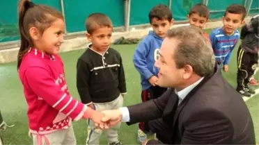 Ağrılı Başarılı Tenisçilere Malzeme Desteği Yapıldı
