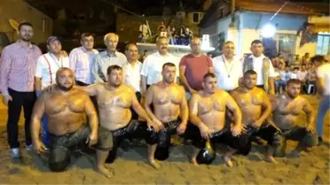 Gece Güreşler İlgi Gördü