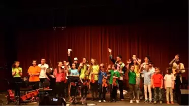 Latin Rüzgarı İki Elin Sesi Var ile Esti