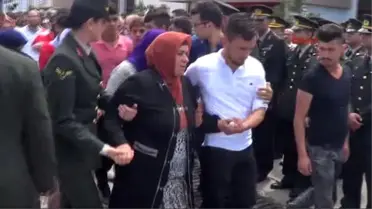 Şehit Uzman Çavuş Kerim Örtücü'nün Annesi: Ağlamayacağım, Kimseyi Sevindirmeyeceğim Kuzum