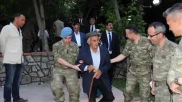 Hakkari'de Tugay Komutanlığı'ndan Şehit Yakınları ve Gazilere İftar