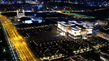 Cumhurbaşkanlığı Sarayı'nın Önü Otopark Gibi Oldu