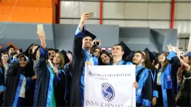 Saü İşletme Fakültesi Mezuniyet Töreni Gerçekleştirildi