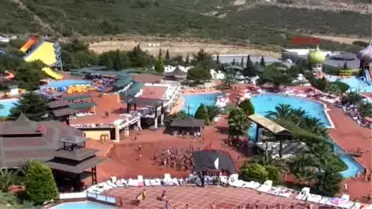 Aydın Kuşadası Adalanda'da İki Yeni Kaydırakla Uçarak Serinleme Keyfi