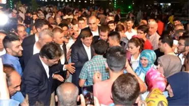 Davutoğlu Ata Toprağında 'Başbakan' Olarak Karşılandı