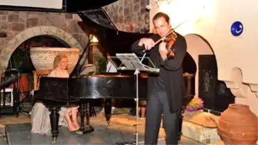 Piyanist Gülsin Onay ve Keman Sanatçısı Oğlu Erkin Onay'dan Konser