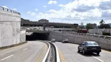 Yeni Keçiören Bulvarı'nın İlk Etabı Olan Basınevleri Köprülü Kavşağı Trafiğe Açıldı