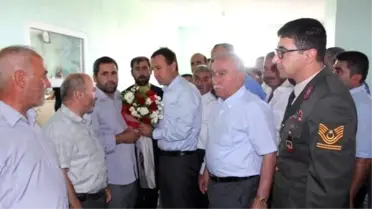 Samsat Kaymakamı Atak Şehit Aileleri ile Bayramlaştı
