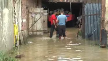 Sağanak ve Dolu Sele Neden Oldu
