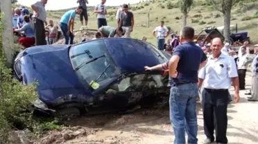 Bilecik'te Otomobil Direğe Çarptı: 5 Yaralı