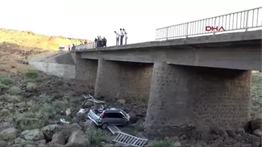Şanlıurfa - Siverek?te Otomobil Dere Yatağına Uçtu 1 Ölü, 4 Yaralı