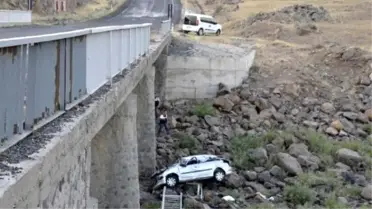 Siverek'te Otomobil Dere Yatağına Uçtu: 1 Ölü, 4 Yaralı