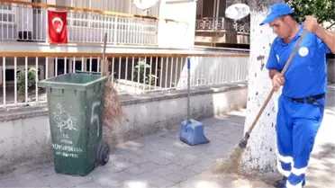 Para Dolu Çantayı Polise Teslim Etti