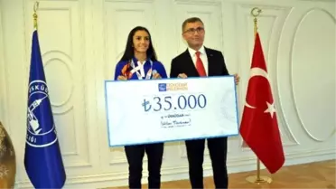 Üsküdar Belediyesi, Avrupa Üçüncüsüne 35 Bin Lira Çek Hediye Etti