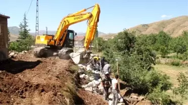 Bitlis Belediyesi'nden Yol Genişletme Çalışması