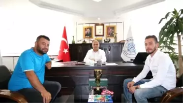 Patlak Lastikle Yarıştı, Kupanın Sahibi Oldu