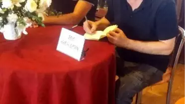 Vural Engin Kitaplarını İmzaladı