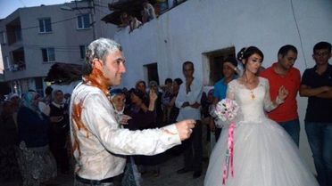 Damat Olduğuna Pişman Ettiler