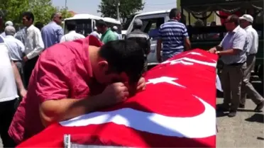 Genelkurmay Başkanlığı Önünde Ölen 2 Sivil Aksaray'da Defnedildi
