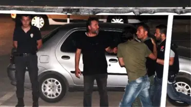 Darbeci Amiral Tutuklandı