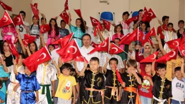Minik Sporculardan Demokrasi Şehitleri İçin Dua