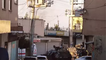 Diyarbakır'da PKK'lı Teröristlere Yönelik Düzenlenen Operasyona Asker Takviye Edildi