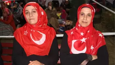 Elazığ'da Demokrasi Nöbeti 24 Saat Aralıksız Devam Ediyor