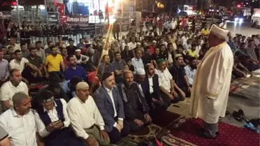 Şehitler İçin Teheccüd Namazı Kılındı