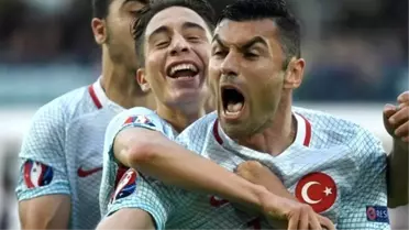 Burak Yılmaz, Şenol Güneş'i Aradı: Hocam Beşiktaş'ta Oynarım