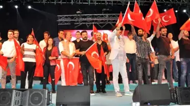 Antalya'da Demokrasi Nöbetine Sanatçılardan Tam Destek