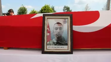 Van'da Şehit Düşen Onbaşı Öner'in Cenazesi İstanbul'da Toprağa Verildi