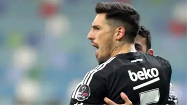 Beşiktaş Yönetimi, Sosa'nın Gitme İhtimaline Karşın Hernanes'i Listeye Aldı