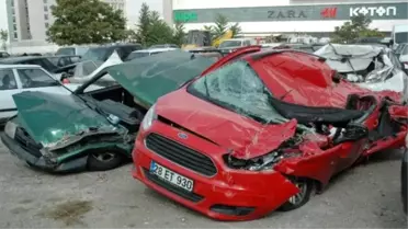 Darbeci Askerlerin Tanklarla Ezdiği Araçlar, Otoparka Çekildi