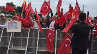 Türkler Köln'de Darbeye Karşı Demokrasi Mitingi İçin Toplanmaya Başladılar