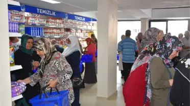Yunusemre Gıda Bankası'nda Alışverişler Başladı