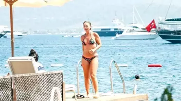 Ece Uslu, Bodrum'da Tatil Yapıyor