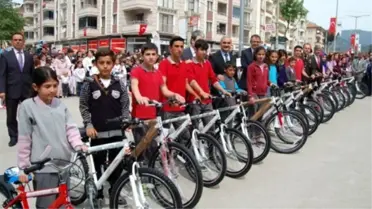 Çorum Belediyesi'nden Bin Çocuğa Bisiklet