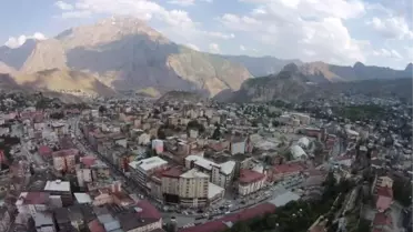 İlçe Yapılma Kararını Protesto Eden Hakkari Esnafı Kepenk Açmadı
