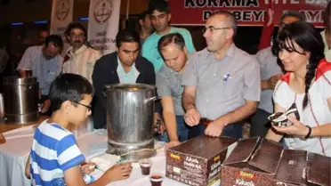 Milli Eğitim Müdürlüğü Nöbete Katılan Vatandaşlara İkramda Bulundu