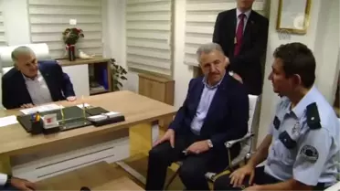 Başbakan Yıldırım, Çengelköy Polis Merkezi'ni Ziyaret Etti - İstanbul